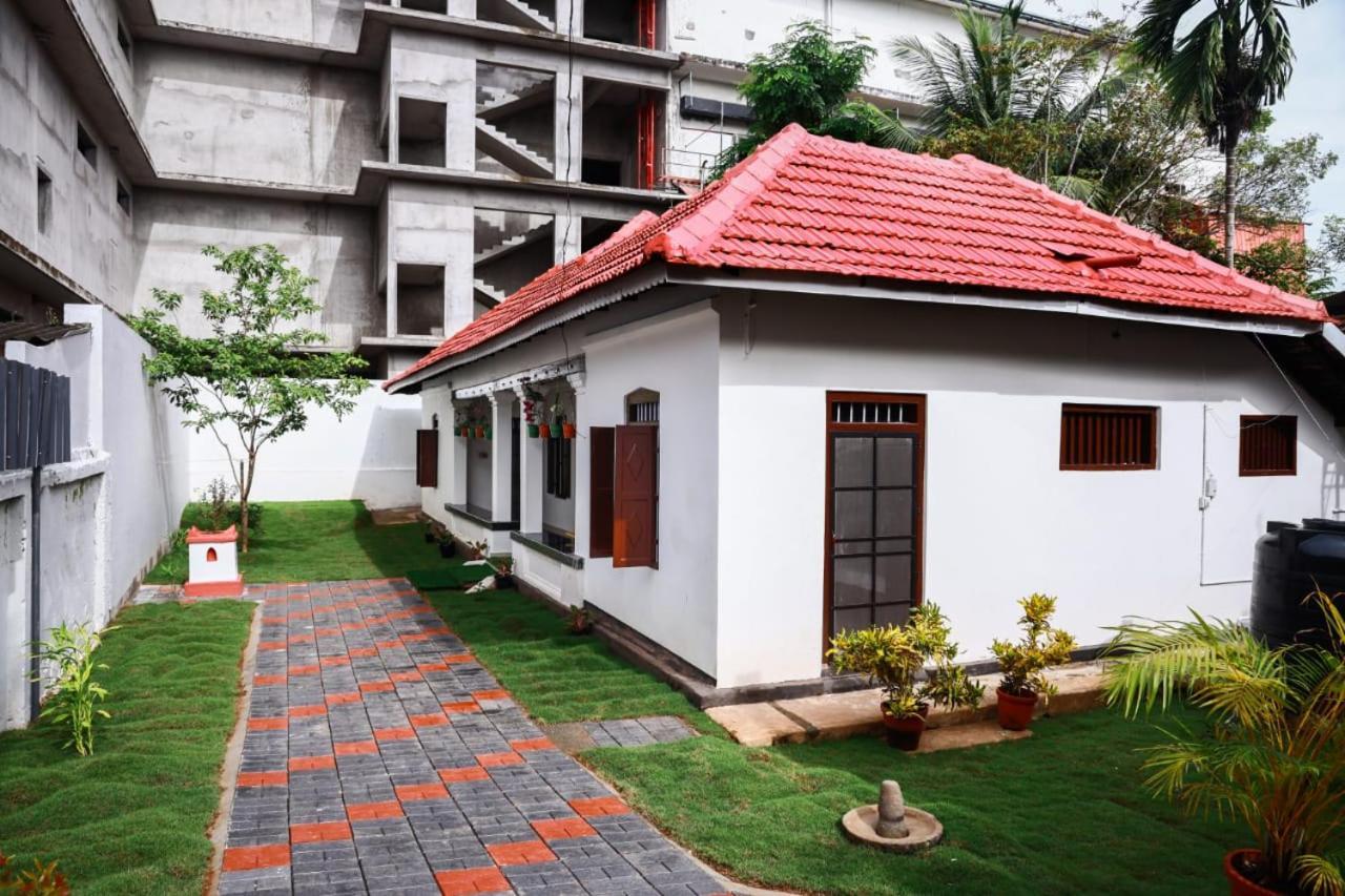 Bobbys Corner Apartment Alappuzha Exterior photo